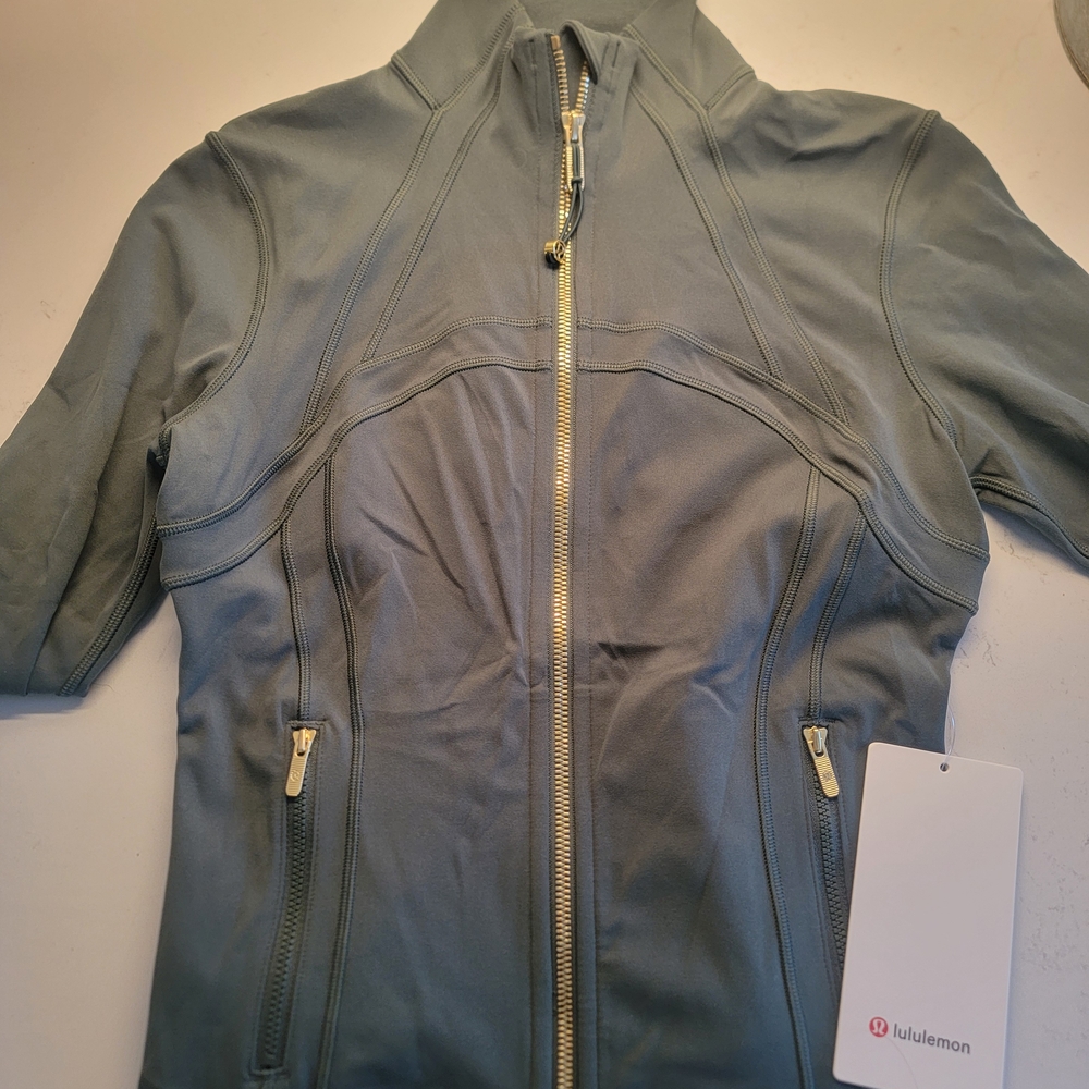 lululemon athletica Women's Utility Jacket in Dark Forest/gold